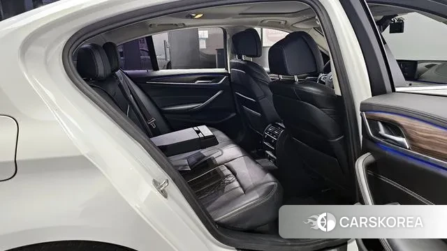 BMW 5 Series (G30) 2018 Белый из Кореи, фото 3
