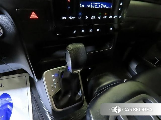 Hyundai Staria 2022 Серебристо-серый из Кореи, фото 3
