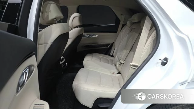 Genesis GV70 2024 Белый из Кореи, фото 3