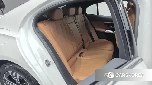 Mercedes-Benz E-Class W214 2024 Белый из Кореи, фото 3