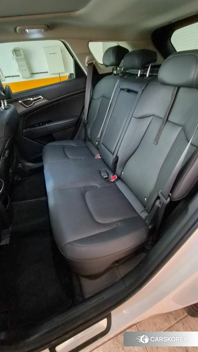 Kia Sportage 5th Generation Hybrid 2023 Белый из Кореи, фото 3