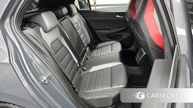 Volkswagen Golf 8th Generation 2023 Серый из Кореи, фото 3