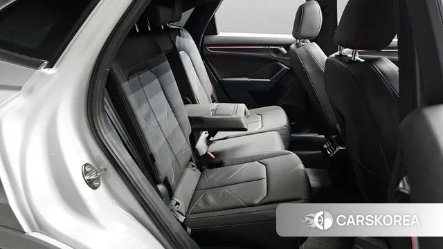 Audi Q3 (F3) 2023 Белый из Кореи, фото 3