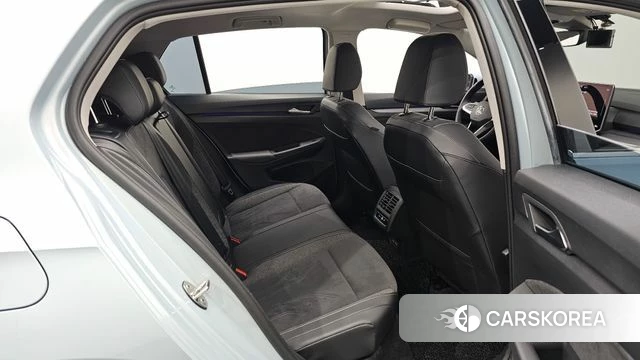Volkswagen Golf 8th Generation 2025 Небесно-голубой из Кореи, фото 3