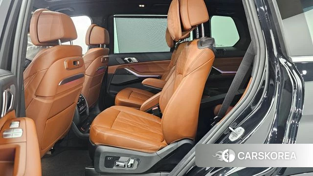 BMW X7 (G07) 2025 Черный из Кореи, фото 3