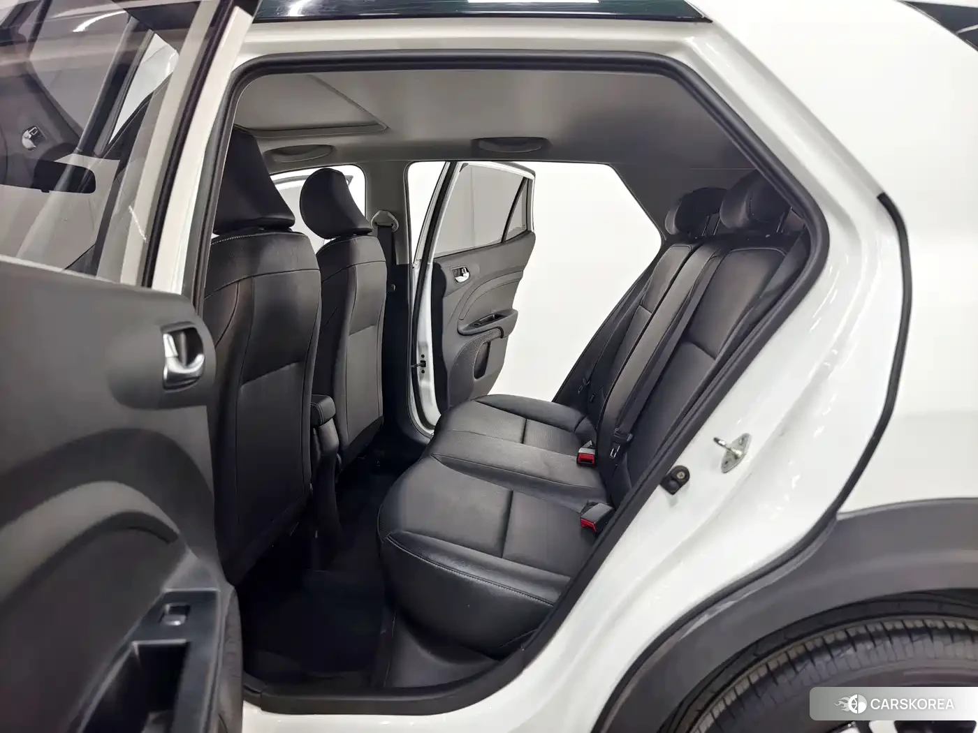 Kia KX1 2023 Белый из Китая, фото 3