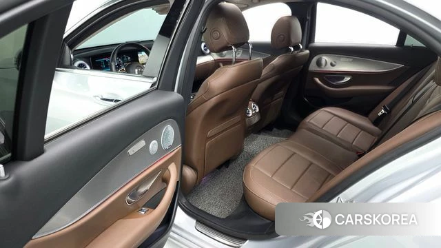 Mercedes-Benz E-Class W213 2019 Серебристо-серый из Кореи, фото 3