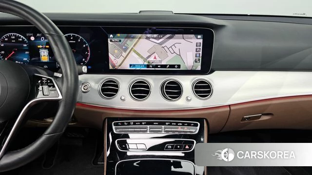 Mercedes-Benz E-Class W213 2021 Белый из Кореи, фото 3