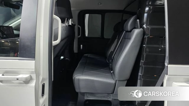 Hyundai Staria 2024 Белый из Кореи, фото 3