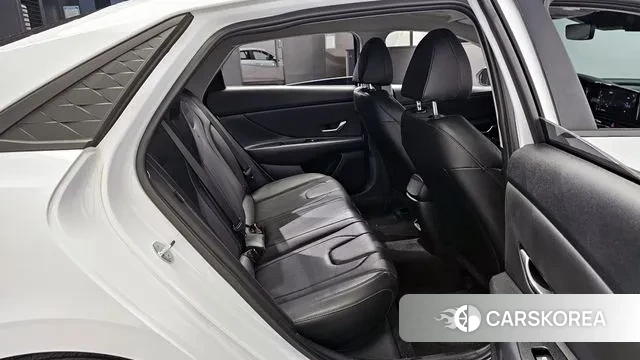 Hyundai The New Avante (CN7) 2023 Белый из Кореи, фото 3