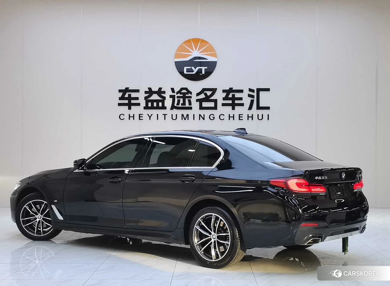 BMW 5 series 2022 Черный из Китая, фото 3