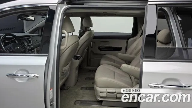 Kia The New Carnival 2018 Серебряный из Кореи, фото 3