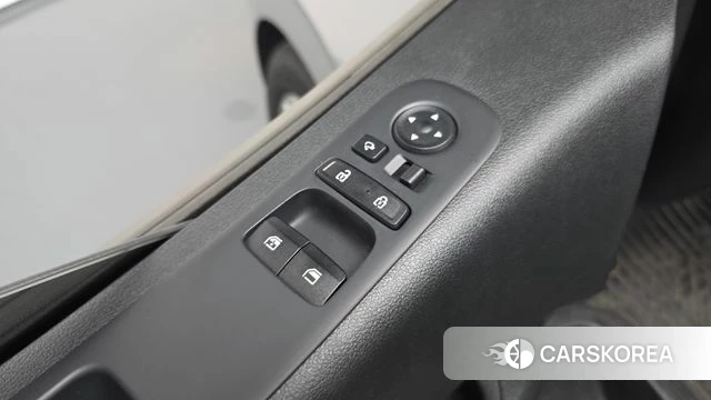 Hyundai Staria 2022 Серебряный из Кореи, фото 3