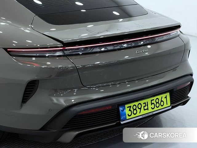 Porsche Taycan 2025 Цвет тростника из Кореи, фото 3
