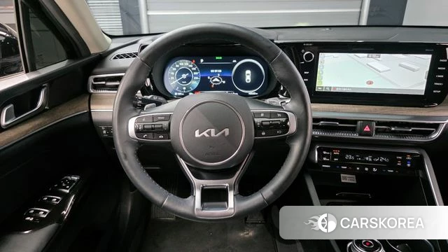 Kia K5 3rd generation 2023 Черный из Кореи, фото 3