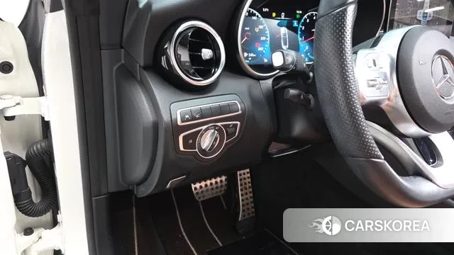 Mercedes-Benz C-Class W205 2020 Белый из Кореи, фото 3