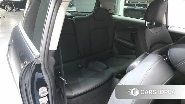 Mini Cooper 2022 Черный из Кореи, фото 3