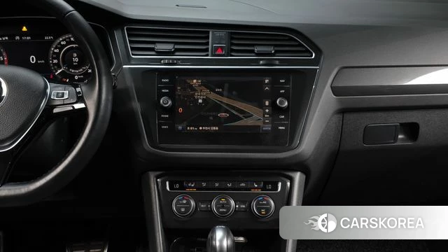 Volkswagen Tiguan second Generation 2018 Черный из Кореи, фото 3