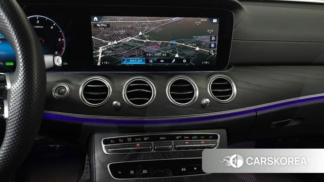 Mercedes-Benz E-Class W213 2023 Белый из Кореи, фото 3