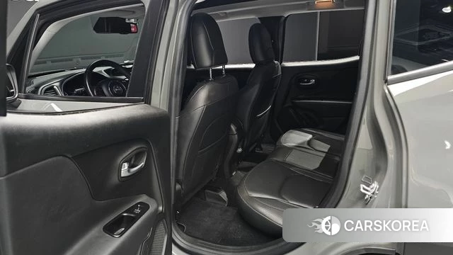 Jeep Renegade 2021 Серебристо-серый из Кореи, фото 3