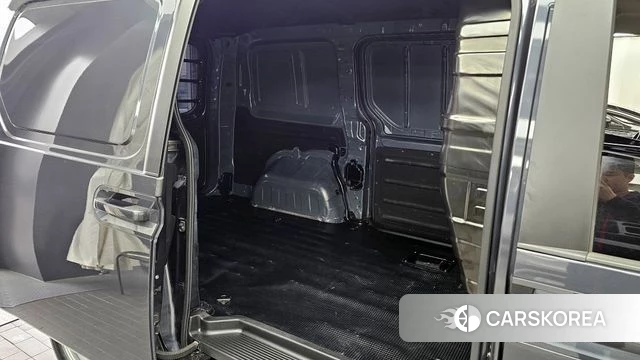 Hyundai Staria 2022 Серый из Кореи, фото 3