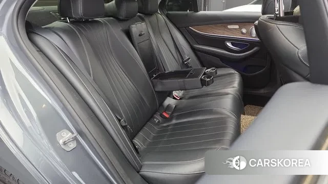 Mercedes-Benz E-Class W213 2018 Серый из Кореи, фото 3
