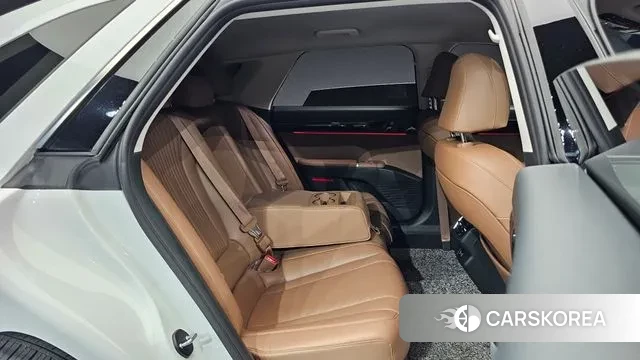 Hyundai Grandeur Hybrid (GN7) 2023 Белый из Кореи, фото 3