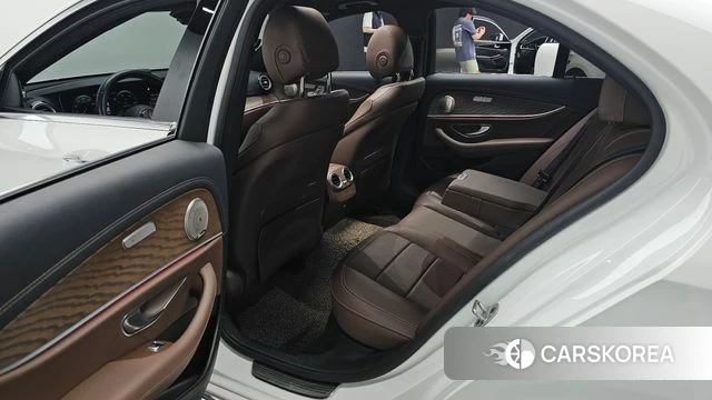 Mercedes-Benz E-Class W213 2021 Белый из Кореи, фото 3