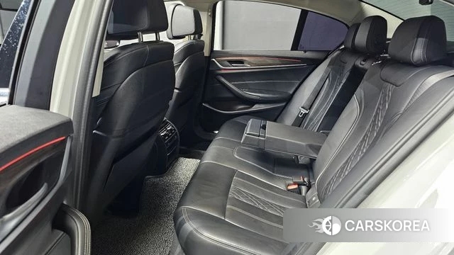 BMW 5 Series (G30) 2019 Белый из Кореи, фото 3