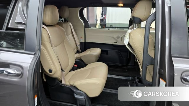 Toyota Sienna 4th Generation 2021 Серый из Кореи, фото 3