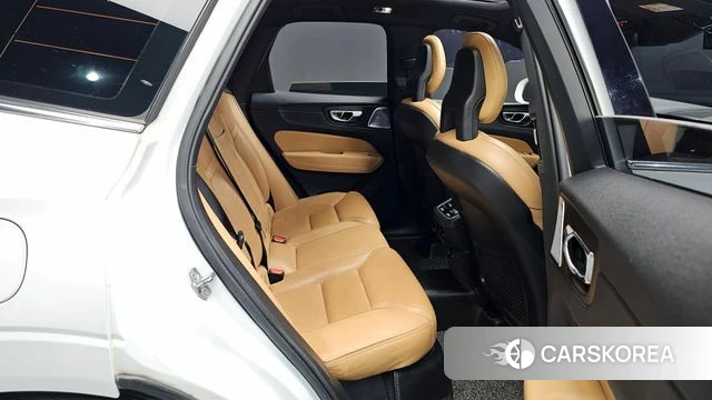Volvo XC60 second Generation 2018 Белый из Кореи, фото 3
