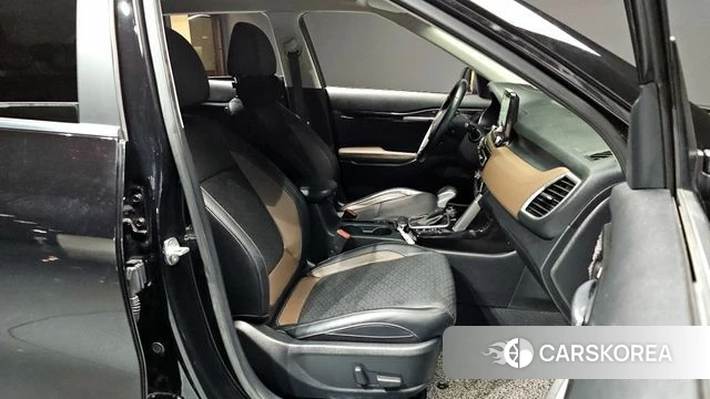 Kia Seltos 2022 Черный из Кореи, фото 3