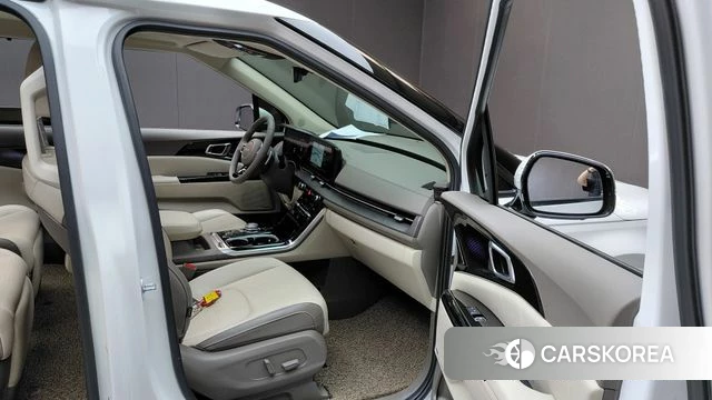 Kia Carnival 4th generation 2023 Белый из Кореи, фото 3