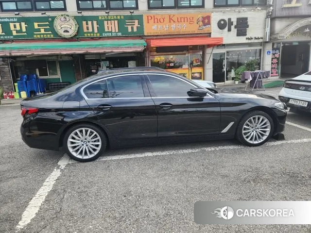 BMW 5 Series (G30) 2023 Черный из Кореи, фото 3