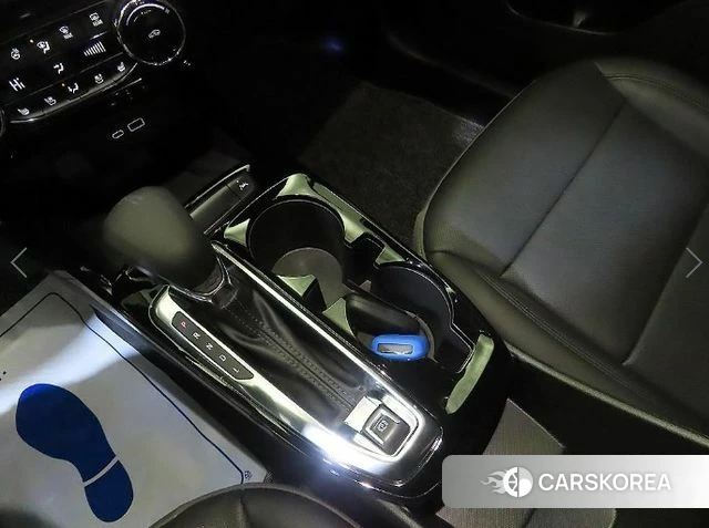 Chevrolet (GM Daewoo) Trax Crossover 2023 Серебристо-серый из Кореи, фото 3