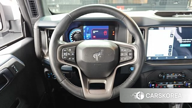 Ford Bronco 6th Generation 2024 Серебристо-серый из Кореи, фото 3