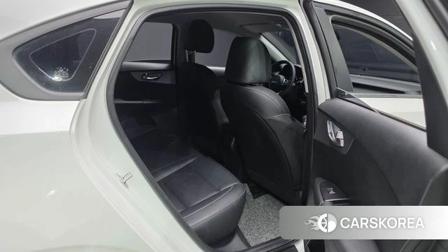 Kia The New K3 2nd generation 2021 Белый из Кореи, фото 3