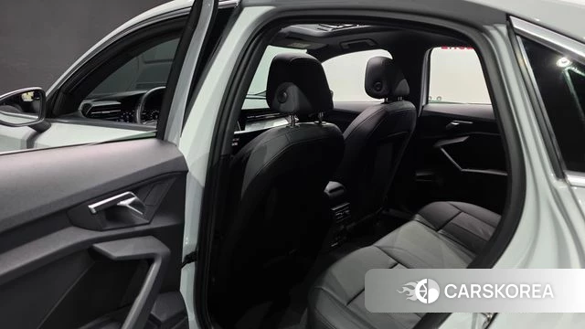 Audi A3 (8Y) 2022 Белый из Кореи, фото 3