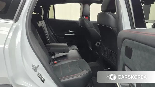 Mercedes-Benz GLA - Class H247 2023 Белый из Кореи, фото 3