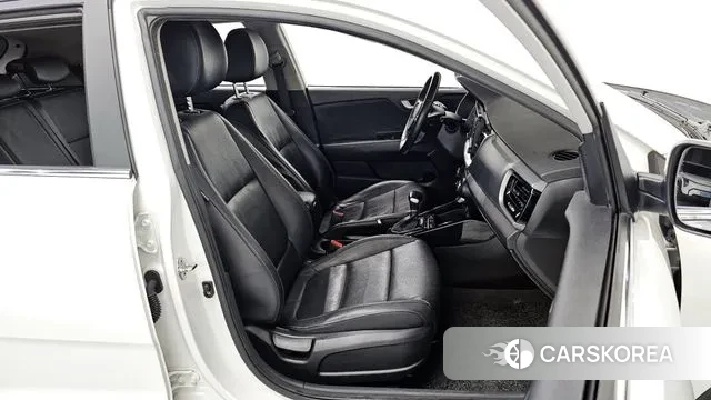 Kia Stonic 2019 Белый из Кореи, фото 3