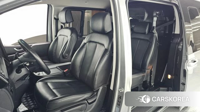 Hyundai Staria 2023 Серебристо-серый из Кореи, фото 3