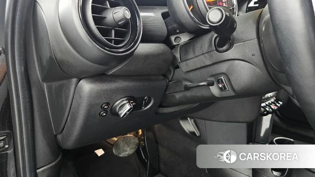Mini Cooper 2019 Черный из Кореи, фото 3