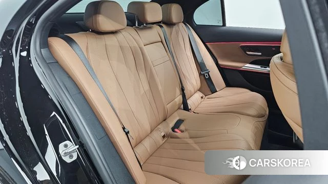 Mercedes-Benz E-Class W214 2024 Черный из Кореи, фото 3