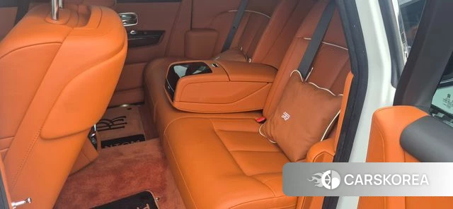 Rolls-Royce Phantom 2025 Жемчужный цвет из Кореи, фото 3