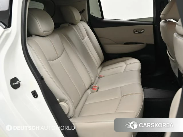 Nissan Leaf (ZE1) 2019 Белый из Кореи, фото 3