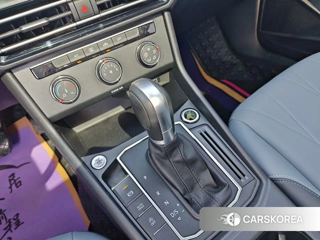 Volkswagen Lavida 2024 Белый из Китая, фото 3