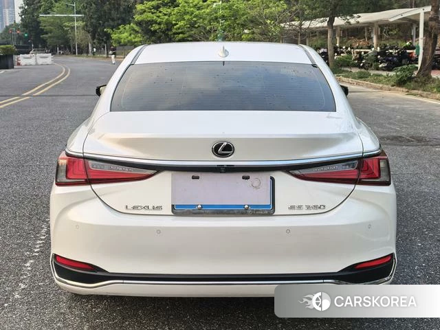 Lexus ES 2021 Белый из Китая, фото 3