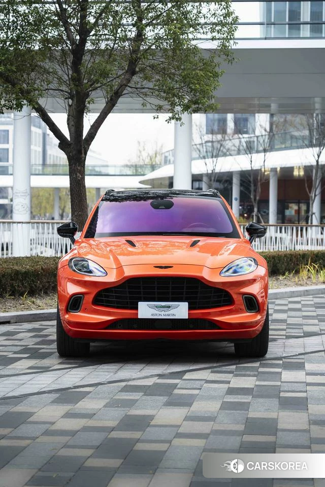 Aston Martin DBX 2022 Оранжевый из Китая, фото 3