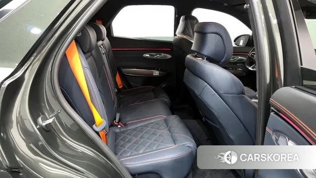 Genesis GV70 2024 Темно-зеленый из Кореи, фото 3