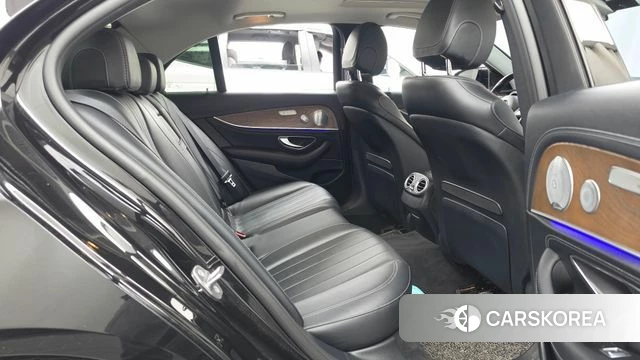Mercedes-Benz E-Class W213 2018 Черный из Кореи, фото 3